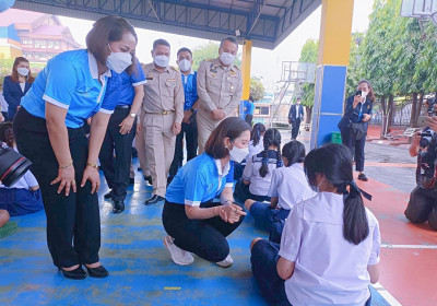 รมว.ศึกษาธิการ ลงพื้นที่จังหวัดสุราษฎร์ธานี Kick off สถานศึก ... พารามิเตอร์รูปภาพ 1