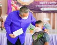 จังหวัดสุราษฎร์ธานี จัดพิธีทอดผ้าป่าสมทบกองทุนพัฒนาเด็กชนบทใ ... พารามิเตอร์รูปภาพ 11