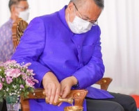 จังหวัดสุราษฎร์ธานี จัดพิธีทอดผ้าป่าสมทบกองทุนพัฒนาเด็กชนบทใ ... พารามิเตอร์รูปภาพ 16